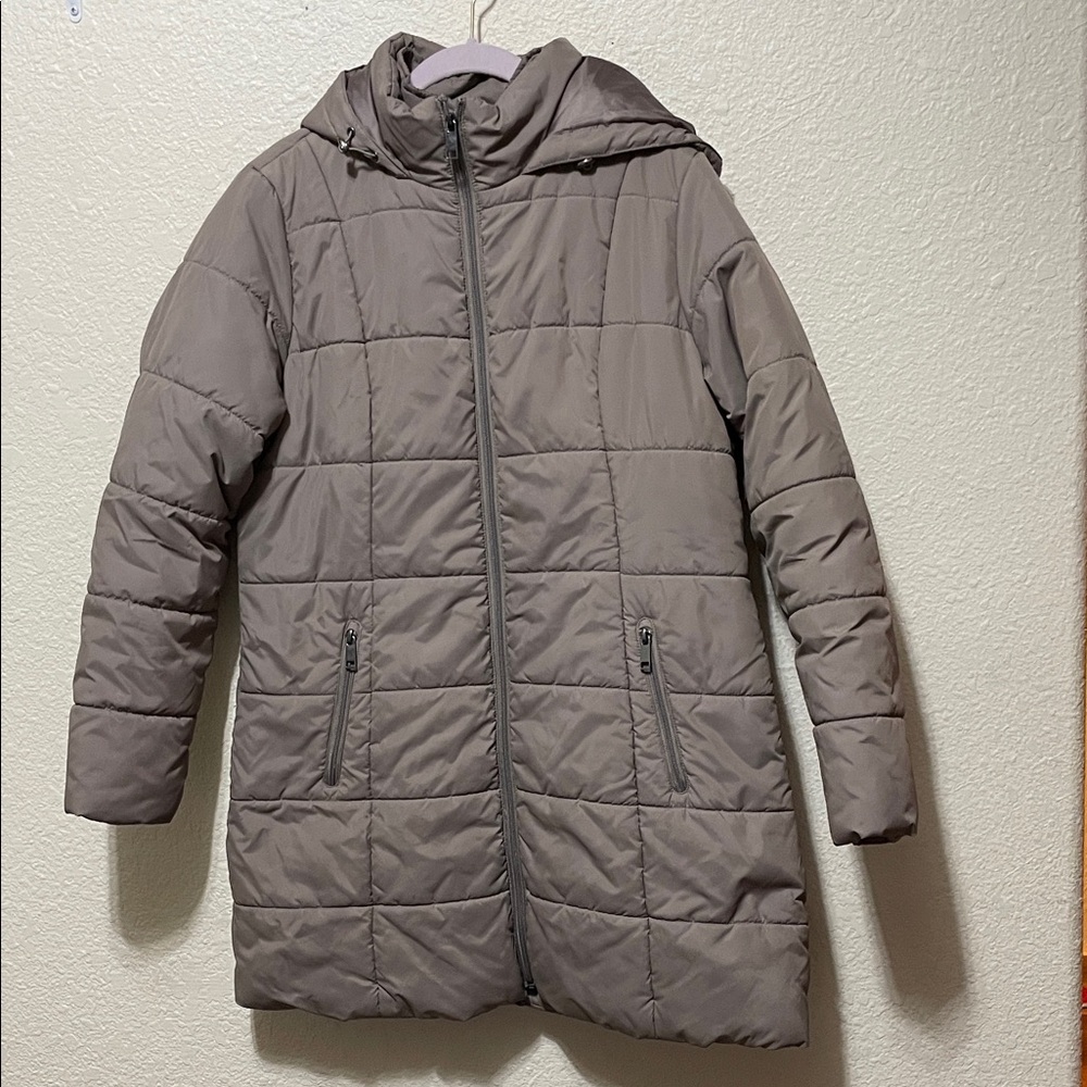 Below Zero By Rothschild Women's Tan Midi Winter Coat. Good Condition. Size M.
